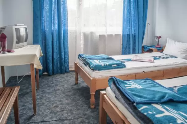 Cameră dublă twin - Hotel Trei Brazi - Hotel și restaurant “TREI BRAZI “ Târnăveni, județ Mureș - Transilvania