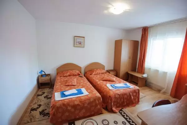Cameră dublă Horezu - Pensiunea Horezu, județ Vâlcea - Muntenia